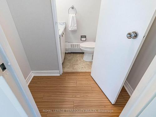 823-1625 Bloor St E, Mississauga, ON - Indoor Photo Showing Bathroom