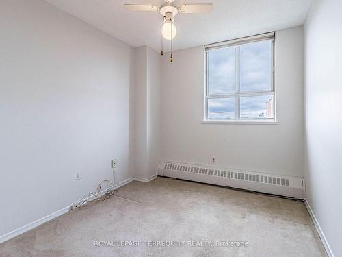 823-1625 Bloor St E, Mississauga, ON - Indoor Photo Showing Other Room