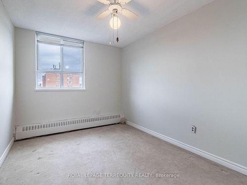 823-1625 Bloor St E, Mississauga, ON - Indoor Photo Showing Other Room