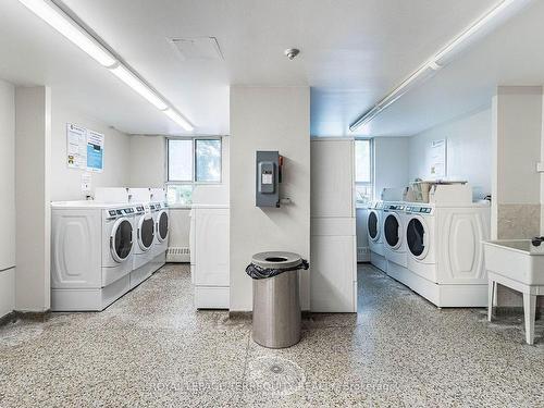 823-1625 Bloor St E, Mississauga, ON - Indoor Photo Showing Laundry Room