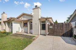 25 Bondar BAY  Winnipeg, MB R2P 1B3