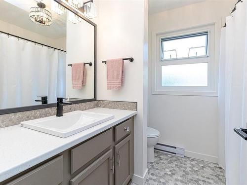 201-1991 Kaltasin Rd, Sooke, BC - Indoor Photo Showing Bathroom