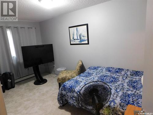 254 2Nd Avenue E, Gravelbourg, SK - Indoor Photo Showing Bedroom