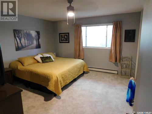 254 2Nd Avenue E, Gravelbourg, SK - Indoor Photo Showing Bedroom