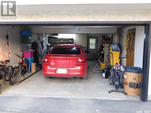 254 2Nd Avenue E, Gravelbourg, SK - Indoor Photo Showing Garage