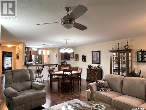 11 Fairway Court, Meadow Lake, SK - Indoor Photo Showing Living Room