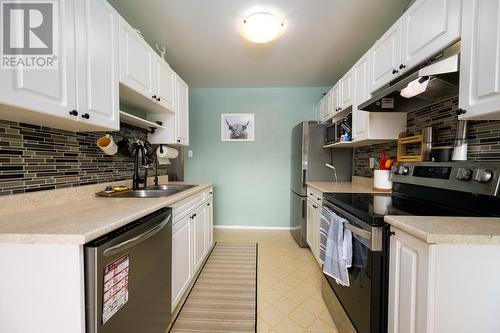 1374 Ottawa Place, Kamloops, BC - Indoor Photo Showing Kitchen With Stainless Steel Kitchen With Double Sink