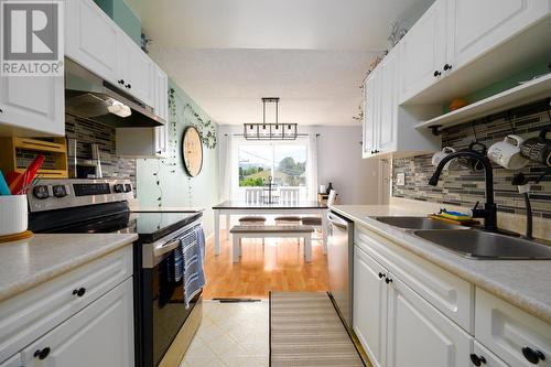 1374 Ottawa Place, Kamloops, BC - Indoor Photo Showing Kitchen With Double Sink