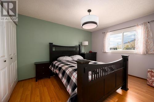 1374 Ottawa Place, Kamloops, BC - Indoor Photo Showing Bedroom