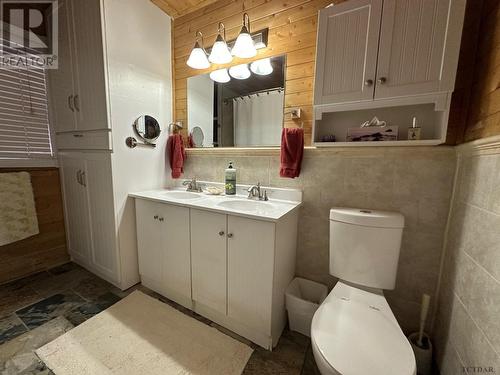 Lot 8, Con 6 Barber Twp. Rd 2, Elk Lake, ON - Indoor Photo Showing Bathroom