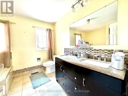 403 Glenashton Drive, Oakville (Iroquois Ridge North), ON - Indoor Photo Showing Bathroom