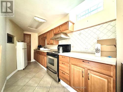 403 Glenashton Drive, Oakville (Iroquois Ridge North), ON - Indoor Photo Showing Kitchen