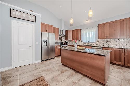 255 Lakeshore Road, St. Catharines, ON - Indoor Photo Showing Kitchen