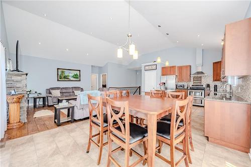 255 Lakeshore Road, St. Catharines, ON - Indoor Photo Showing Dining Room