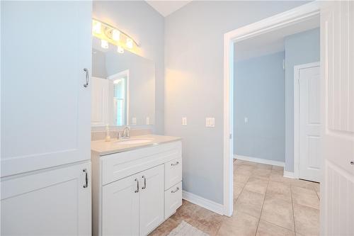 255 Lakeshore Road, St. Catharines, ON - Indoor Photo Showing Bathroom