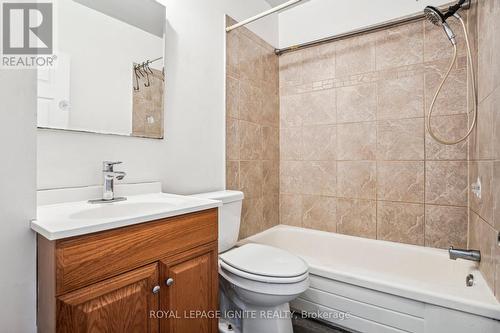 126 Dreaney Avenue, London, ON - Indoor Photo Showing Bathroom