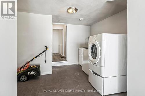 126 Dreaney Avenue, London, ON - Indoor Photo Showing Laundry Room