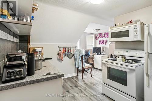 126 Dreaney Avenue, London, ON - Indoor Photo Showing Kitchen