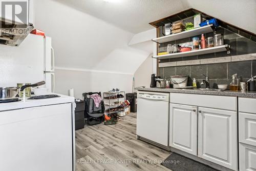 126 Dreaney Avenue, London, ON - Indoor Photo Showing Kitchen