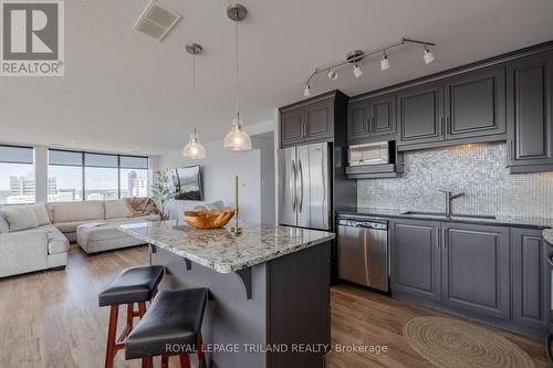 2302 - 389 Dundas Street, London, ON - Indoor Photo Showing Kitchen With Upgraded Kitchen