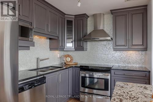 2302 - 389 Dundas Street, London, ON - Indoor Photo Showing Kitchen With Double Sink With Upgraded Kitchen