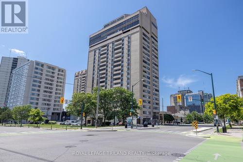 2302 - 389 Dundas Street, London, ON - Outdoor With Facade