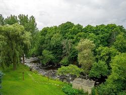 Vue sur l'eau - 