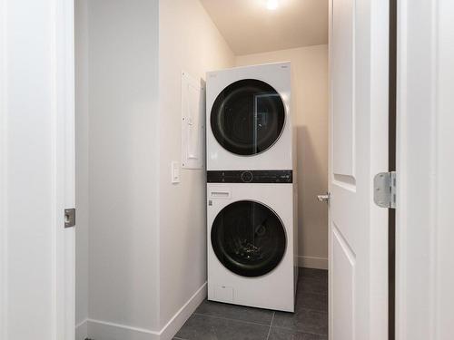 Laundry room - 812-3000 Boul. Thimens, Montréal (Saint-Laurent), QC - Indoor Photo Showing Laundry Room