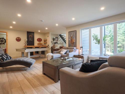 Family room - 3010 Imp. Des Promeneurs, Sainte-Agathe-Des-Monts, QC - Indoor Photo Showing Living Room