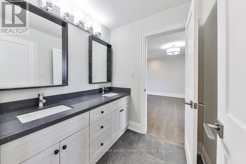 2068 Mississauga Road, Mississauga (Sheridan), ON - Indoor Photo Showing Bathroom