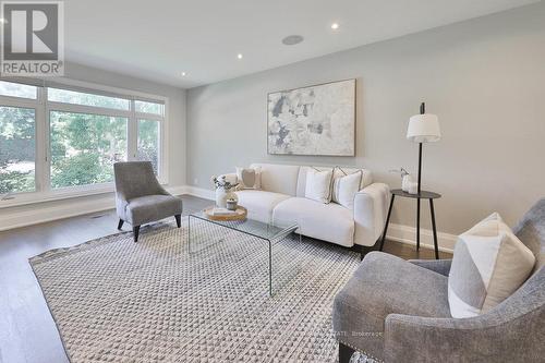 2068 Mississauga Road, Mississauga (Sheridan), ON - Indoor Photo Showing Living Room