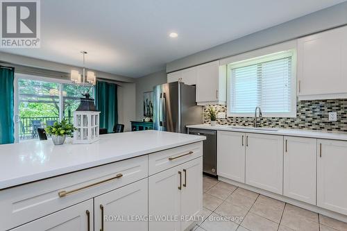 547 St Moritz Avenue, Waterloo, ON - Indoor Photo Showing Kitchen