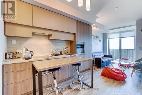 4504 - 8 Eglinton Avenue, Toronto (Mount Pleasant West), ON - Indoor Photo Showing Kitchen