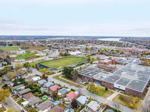 Photo aÃ©rienne - 3600 Boul. Lévesque E., Laval (Saint-Vincent-De-Paul), QC - Outdoor With View