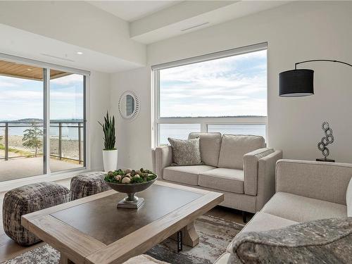 506-536 Island Hwy South, Campbell River, BC - Indoor Photo Showing Living Room