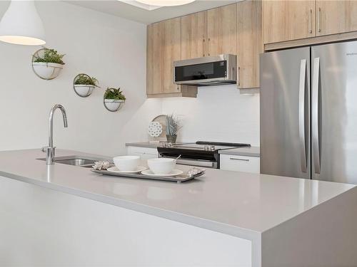 506-536 Island Hwy South, Campbell River, BC - Indoor Photo Showing Kitchen With Upgraded Kitchen