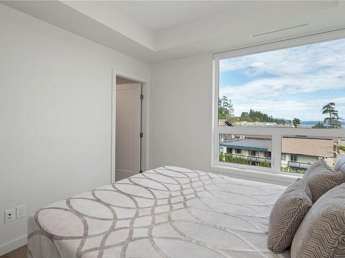 506-536 Island Hwy South, Campbell River, BC - Indoor Photo Showing Bedroom