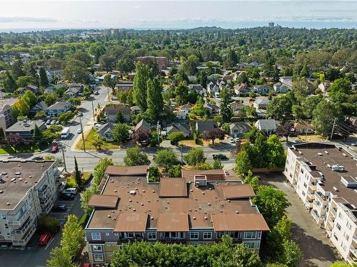 301-1510 Hillside Ave, Victoria, BC - Outdoor With View