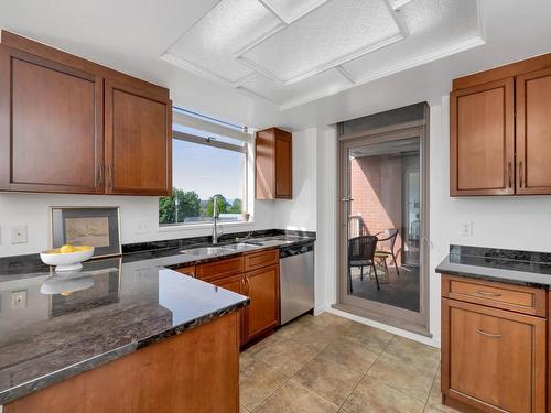 604-630 Montreal St, Victoria, BC - Indoor Photo Showing Kitchen