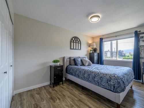 1050 Westminster Ave, Kamloops, BC - Indoor Photo Showing Bedroom