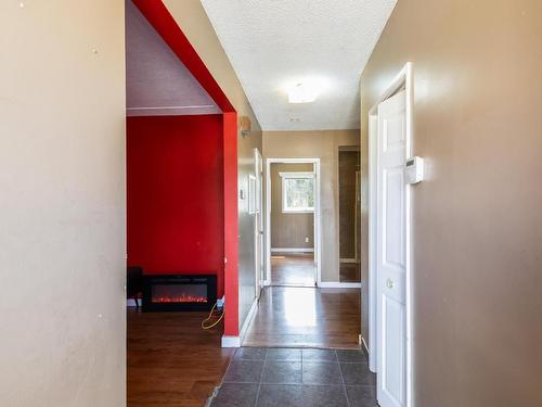 122 Fairview Ave, Kamloops, BC - Indoor Photo Showing Other Room