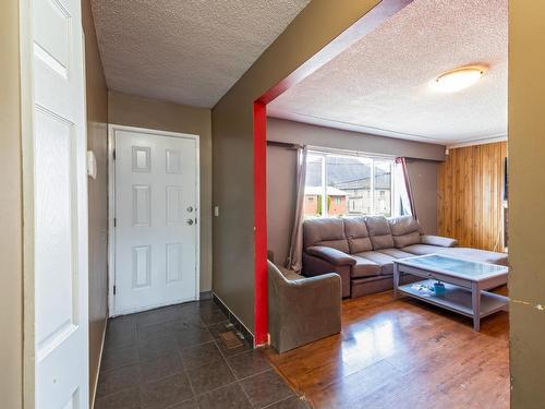 122 Fairview Ave, Kamloops, BC - Indoor