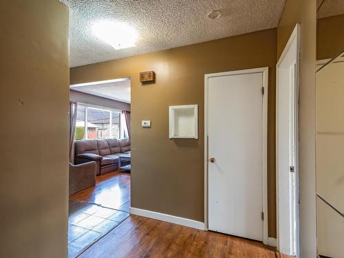 122 Fairview Ave, Kamloops, BC - Indoor Photo Showing Other Room