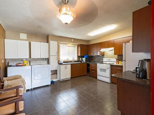 122 Fairview Ave, Kamloops, BC - Indoor