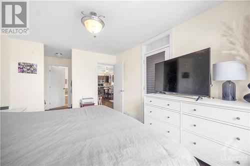 323 Winona Avenue Unit#305, Ottawa, ON - Indoor Photo Showing Bedroom