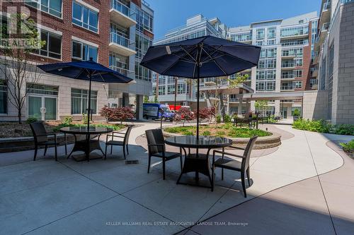 216 - 270 Lakeshore Road W, Mississauga, ON - Outdoor