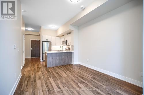 216 - 270 Lakeshore Road W, Mississauga, ON - Indoor Photo Showing Kitchen