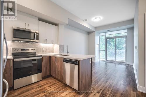 216 - 270 Lakeshore Road W, Mississauga, ON - Indoor Photo Showing Kitchen With Upgraded Kitchen