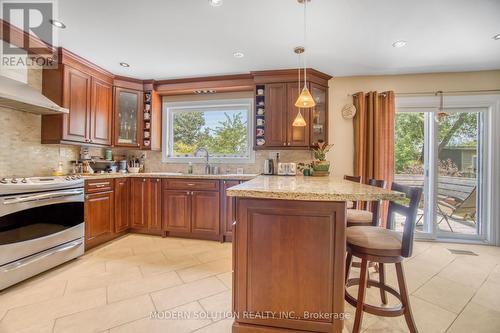 6539 Edenwood Drive, Mississauga (Meadowvale), ON - Indoor Photo Showing Kitchen With Upgraded Kitchen