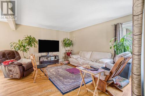 6539 Edenwood Drive, Mississauga (Meadowvale), ON - Indoor Photo Showing Living Room